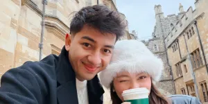 Harris Vriza Liburan di Inggris Bersama Istri Tercinta