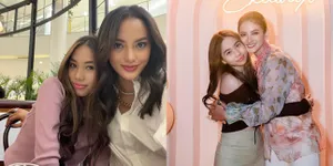 Ibu dan Anak yang Memesona, 8 Potret Ririn Ekawati Bareng Jasmine Abeng Dipuji Bak Kakak Beradik