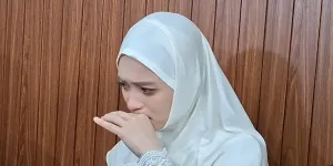 Inara Rusli Tahan Tangis Buka Suara dan Minta Maaf Soal Isu dengan Insanul Fahmi