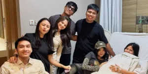 Indah Kakak Ipar Fuji Melahirkan Anak Pertama Berjenis Kelamin Perempuan