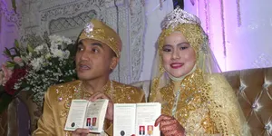 Indahnya Pernikahan Serba Emas Ala Rico Ceper - Mekar Ayu Lestari