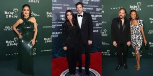 Intip 8 Selebriti Hollywood yang Punya Tradisi Unik Jelang Natal - Mila Kunis Tak Lagi Sediakan Hadiah Natal Untuk Anak