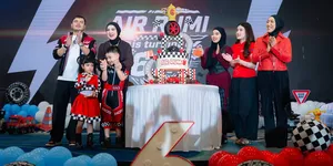 Irish Bella dan Haldy Sabri Rayakan Ulang Tahun Air Rumi dengan Tema Balap