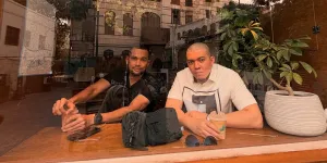 Irwansyah Tampil Plontos Saat Umrah, Potretnya Makin Adem dan Menyentuh Hati