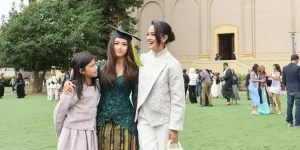 Jasmine Abeng Anak Ririn Ekawati Wisuda dari Kampus di AS, Raih Cumlaude