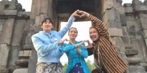 Ji Chang Wook All Out Pose Kocak Bareng Pevita Pearce dan Agung Karmalogy, Bikin Ngakak