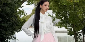 Potret Jisoo Blackpink dan Wonyoung IVE Hadiri Dior Show di Paris Fashion Week