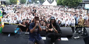 Potret Keseruan Kapanlagi Pensi Bareng 2026 Goyang SMAN 2 Tangerang Selatan