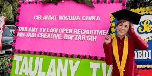 Karangan Bunga dari Andre Taulany untuk Chika Jessica yang Wisuda, Langsung Dapat ‘Lowongan Kerja’