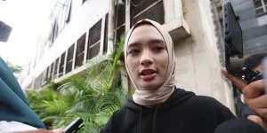 Karyawan Punya Grup WA Buat Gosipin Inara Rusli dan Insanul Fahmi