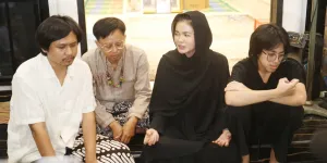 Keluarga Epy Kusnandar Kenang Perjalanan Hidup Sang Aktor