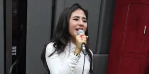 Kembaran Dewi Perssik Ini Juga Tak Kalah Dermawan Lho