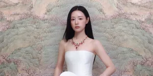 Kim Ji Won Tampil Elegan Hiasi Sampul Marie Claire Korea dengan Perhiasan Mewah BVLGARI