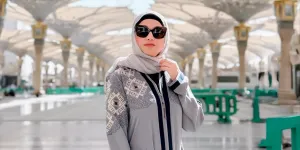Kisah Umrah Sarah Azhari, Rasakan Kedamaian hingga Makin Disiplin Ibadah
