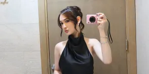 Laura Moane di Pernikahan El Rumi - Syifa Hadju, Cantiknya Mewah Banget