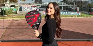 Laura Moane Main Padel, Gayanya Centil Tapi Sporty Abis