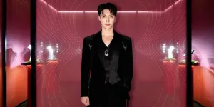 Lay Zhang EXO Masuk Guinness World Records, Pecahkan Rekor LED Scroll 110 Meter di Konser