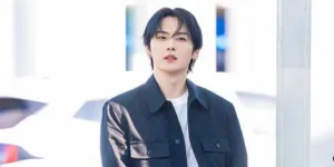 Lee Know Stray Kids Berangkat ke Milan, Siap Debut di MFW 2026