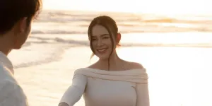 Maternity Photoshoot Amanda Manopo di Tepi Pantai