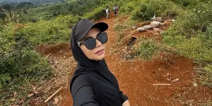 Meisya Siregar Trekking Bareng Keluarga, Ketemu Olla Ramlan
