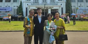 Menantu Dokter Boyke Wisuda, Resmi Selesaikan Pendidikan Dokter Spesialis Psikiatri