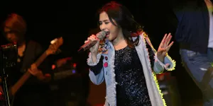 Menghentak, Prilly Latuconsina Sukses Gelar Mini Konser Perdana