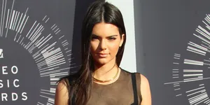Mengintip Buku Harian Kendall Jenner di Atas Catwalk