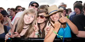 Mereka Ini Adalah Penonton Konser Yang Paling Bersemangat