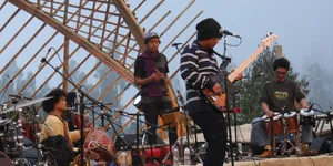Meriahnya Penampilan Bintang Indrianto Trio di Jazz Gunung 2014