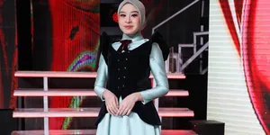 Mila DA7 Bergaya Princess Saat Jadi Kakak Kelas DA8