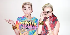 Miley Cyrus Berpose Super Seksi Untuk Terry Richardson