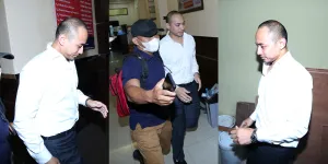 Minta Maaf & Ngaku Capek, Potret Tiko Aryawardhana Usai Diperiksa 8 Jam Soal Dugaan Penggelapan Rp 6,9 Miliar