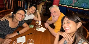 Momen Hangat Aurelie Moeremans Bareng Keluarga, Penuh Tawa dan Senyum Bahagia