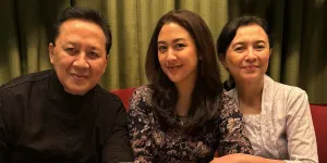 Momen Hangat Sherina Munaf Bareng Kedua Orang Tua, Berasa Masih Jadi Anak Kecil