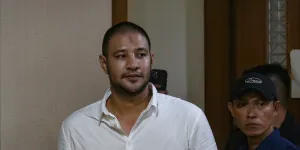 Momen Haru Perbincangan Ammar Zoni dengan Kekasihnya Usai Jalani Persidangan