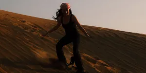 Momen Seru Wendy Walters Main Seluncuran di Bukit Pasir Dubai