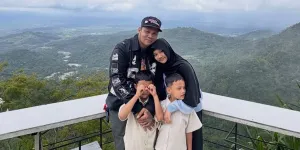 Momen Virgoun dan Tiga Anaknya, Disebut Lebih Bahagia Bersama Ayah