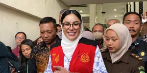 Nikita Mirzani Siapkan 20 Halaman Pledoi Penuh Air Mata Usai Dituntut 11 Tahun Penjara