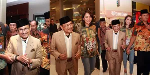 Nonton 'MY STUPID BOSS', BJ Habibie Dikawal Ketat Reza - BCL