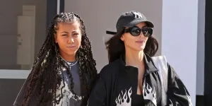 North West Tuai Pro-Kontra Usai Pamer Tindik Jari Kedua, Kim Kardashian Diprotes