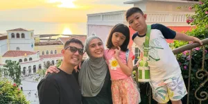 Nycta Gina Liburan Keluarga di Vietnam, Tutup Tahun dengan Kembang Api Spektakuler