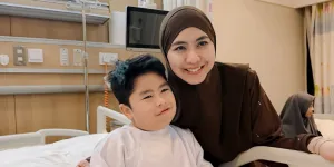Oki Setiana Dewi Bagikan Kabar Sulaiman Sudah Disunat Usai Diizinkan Tim Dokter