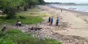 Pandawara Bersihkan Pantai Teluk Penyu Cilacap, Bersihkan 6,32 Ton Sampah