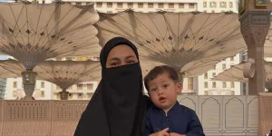 Paula Verhoeven Kenang Umrah Bareng Kenzo di Hari Ultah Anak, Siapkan Kado Spesial