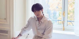 Pemotretan Jungkook BTS Terbaru, Punggungnya Terasa Nyaman Buat Bersandar