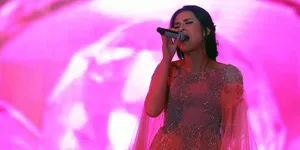 Penampilan Raisa di Launching Magnum Pink and Black