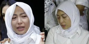 Penuh Duka, Ayu Dewi Meneteskan Air Mata di Pemakaman Sang Bunda