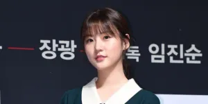 Pesona Kim Sae Ron Berponi Depan, Style Ikonik Saat Masih Aktris Cilik