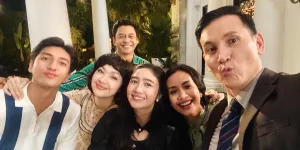 Potret Adly Fairuz bersama Para Pemain Sinetron 'CINTA DI BAWAH TANGAN', Kini Tinggal Kenangan