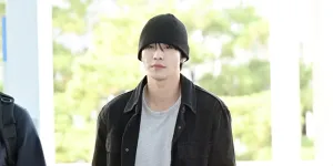 Potret Ahn Hyo Seop di Bandara Menuju Indonesia, Pakai Anting-Anting